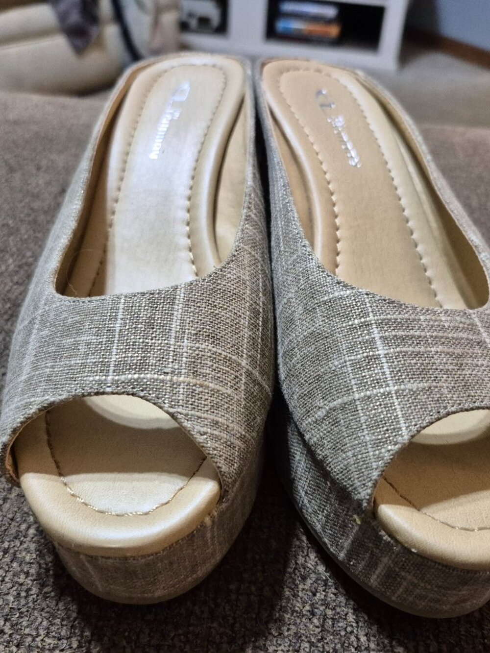 CL by Chinese Laundry wedges size 10